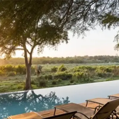 Luxury Lodge on Sabie River at Kruger Gate!
