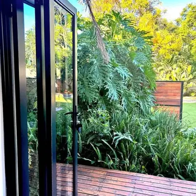 Apartment close to Menlyn Maine