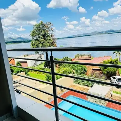 The Holiday House Harties