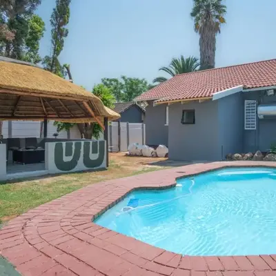 Home Life Guesthouse
