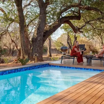 Nomads Den Safari Villas - Heated Pools and Riverbed views