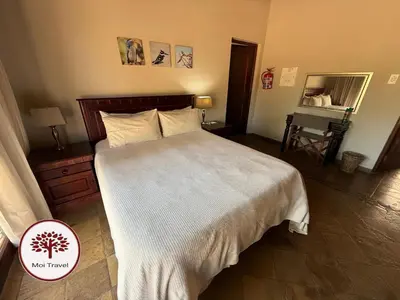 Gallery image of Zebula Golf and Wildlife Estate - Moonlit Sky 10 pax - Moi Signature Luxury villa in Mabula