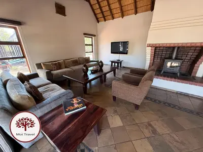 Gallery image of Zebula Golf and Wildlife Estate - Moonlit Sky 10 pax - Moi Signature Luxury villa in Mabula