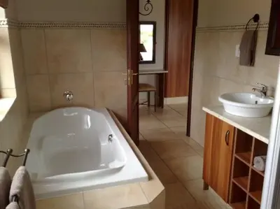 Gallery image of Zebula Golf and Wildlife Estate - Hornbill Paradise Pax 8 - Moi Signature Luxury villa in Mabula