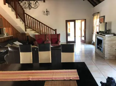 Gallery image of Zebula Golf and Wildlife Estate - Hornbill Paradise Pax 8 - Moi Signature Luxury villa in Mabula