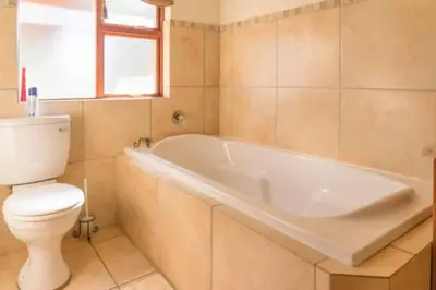 Gallery image of Zebula Golf and Wildlife Estate - Hornbill Paradise Pax 8 - Moi Signature Luxury villa in Mabula