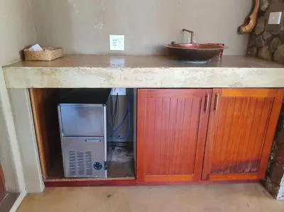 Gallery image of Zebula Golf and Wildlife Estate - Nagapie 12 Pax- Moi Signature Luxury villa in Mabula