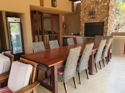 Gallery image of Zebula Golf and Wildlife Estate - Nagapie 12 Pax- Moi Signature Luxury villa in Mabula