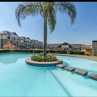 URlyfstyle Apex Executive 8min to Mall of Africa