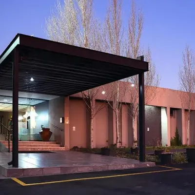 Q's Evander Hotel & Apartments