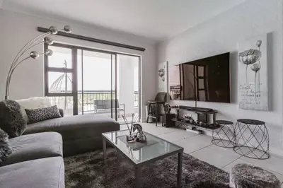 Gallery image of Pax's Luxury Romantic Penthouse on the Lagoon in Pretoria