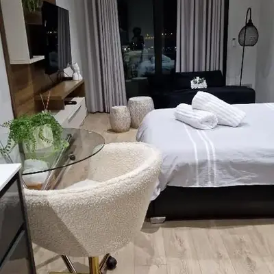 Ellipse Apartment