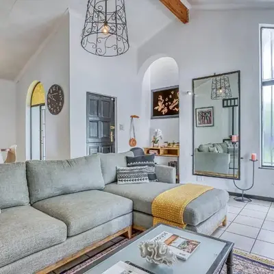 Modern Spanish House-3br-pool-solar-samrand