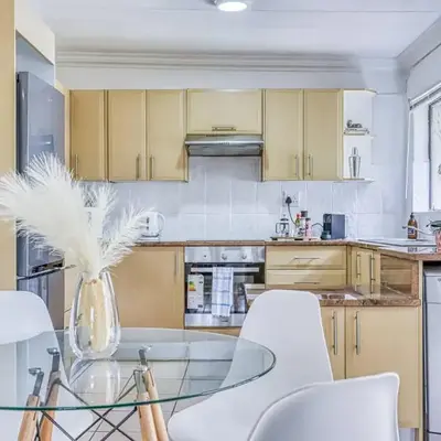 The Cottage-1 Bed-pool-bbq-fibre-solar-samrand
