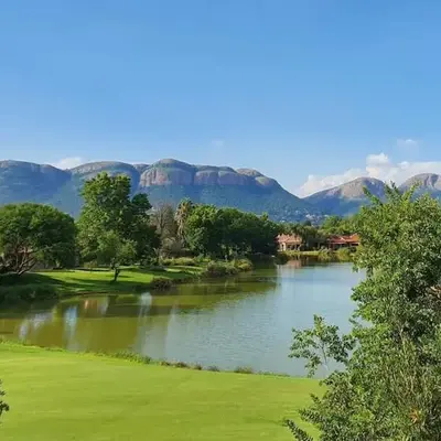 Modern 5BR Villa - Golf Course - Pecanwood Estate