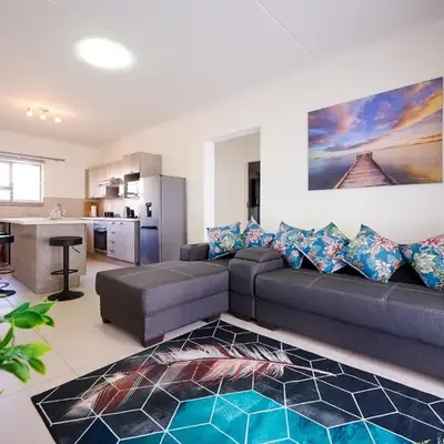 Cozy Escape: 2 BR Apt. Sleeps 4