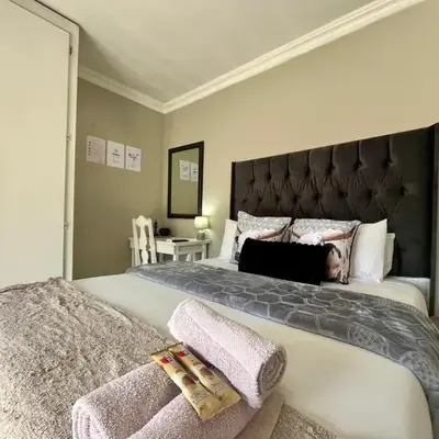 OR Tambo Stay Unit 4