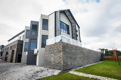 Gallery image of Acacia Villas Blue Hills - 4 Bedroom Luxury Villa in Midrand
