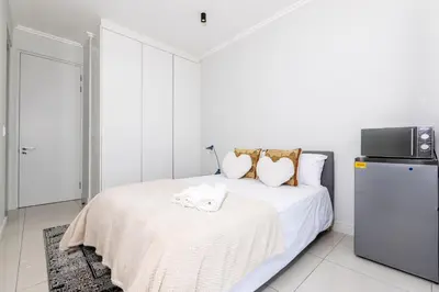 Gallery image of Sky Dweller by Ellipse in Midrand