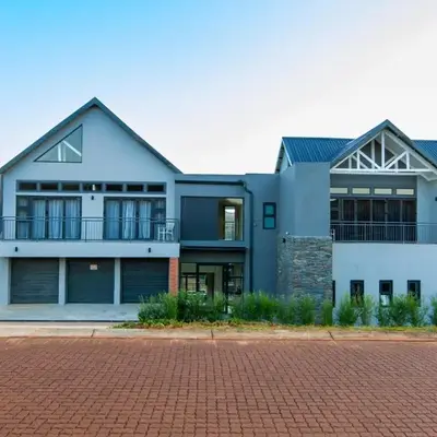 Mi Casa Su Casa Dullstroom luxury family Villa 12 sleeper