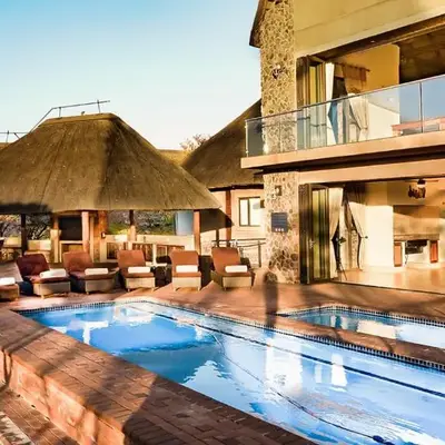 Zebula 6 Bedroom Lodge IV2