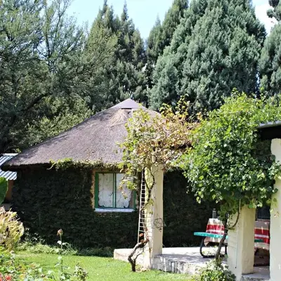 ilyn pottery cottage