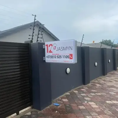 12 At Jasmyn