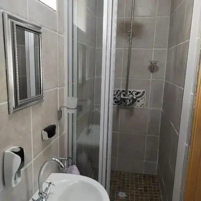 DAMOFUS Guest House