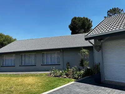 a house with a garage at AfriSky guest house in Kempton Park