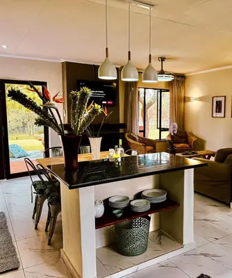 Gallery image of 31 Greenway Woods Ease and Style in White River