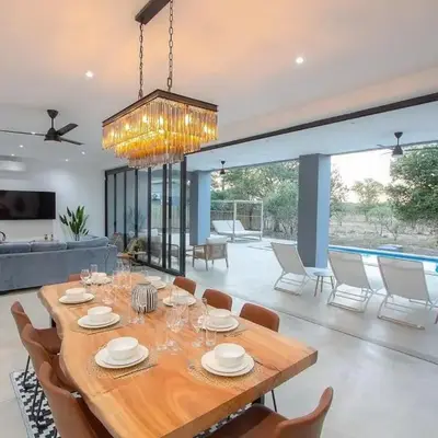 Giraffe Oasis - Kruger Luxury Family Villa