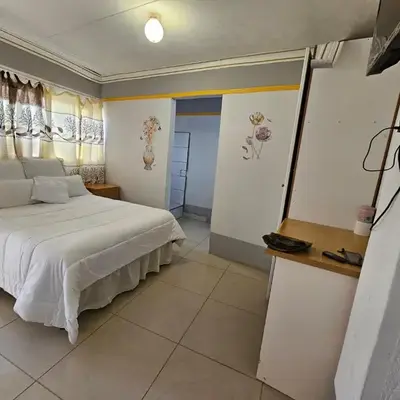 TURFLOOP guest house