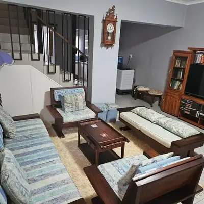 Luxury Meets Convenience Near City & Travel Links