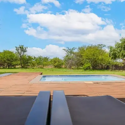 Bush Lodge Zebula 82 - 2 x 2B Chalets