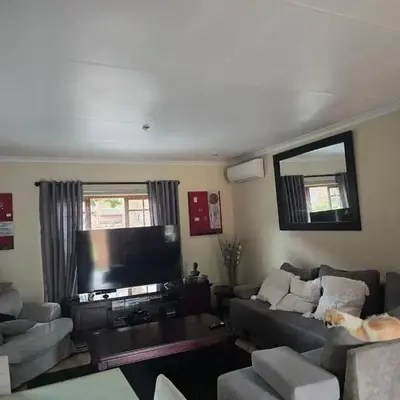 Entire Home - Relax - Work - Entertain - Private
