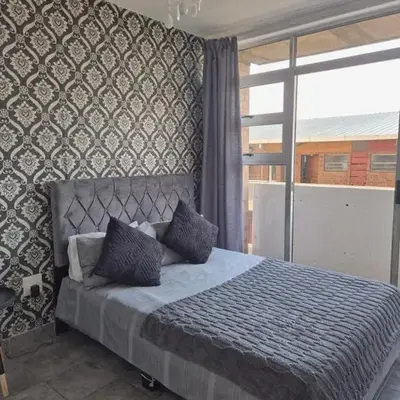 Elegant studio apartment in Hillcrest