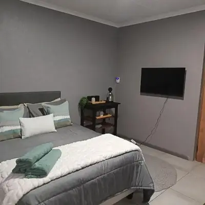 J & M Elegant escape 2