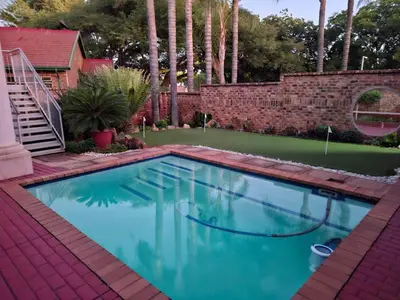 Gallery image of The Clubhouse Guesthouse in Rooihuiskraal