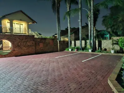 Gallery image of The Clubhouse Guesthouse in Rooihuiskraal