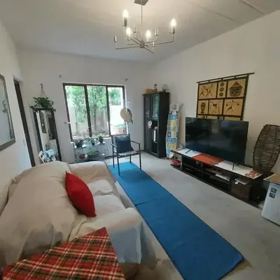Travellor's relaxation unit