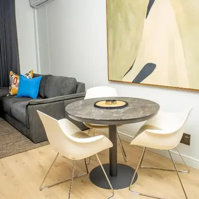 Ellipse Waterfall Premium Apartments - Blue