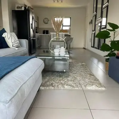 Modern and Elegant Cozy Living