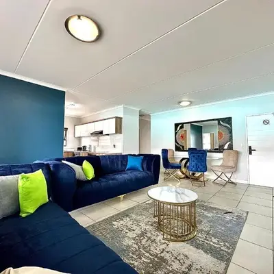 The Blyde - 3 Bedroom Lagoon Facing Luxury Apartment