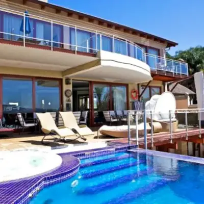 Kosmos Manor Guest House