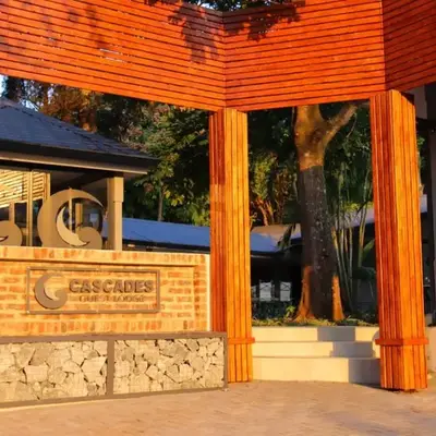 Cascades Guest Lodge
