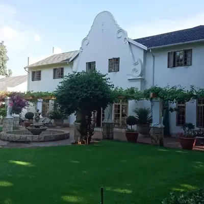 Le Chateau Guest House and Conference Centre
