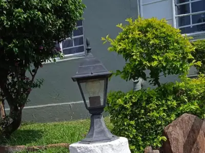 a street light in front of a building at Kaste guesthouse Tzaneen in Tzaneen