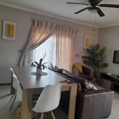 Tumi's Home away- 3 Bedroom