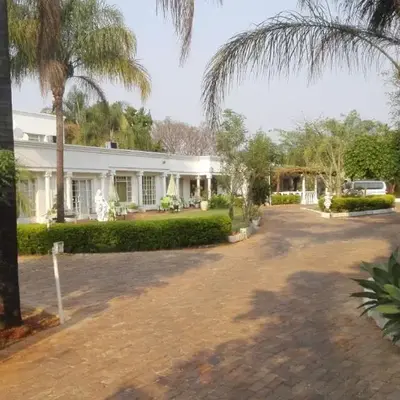 Heatherdale Guesthouse & Shuttle Services