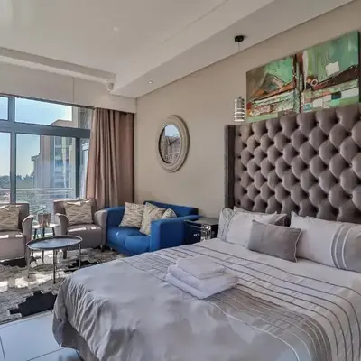 301 Menlyn Maine Trilogy Apartment